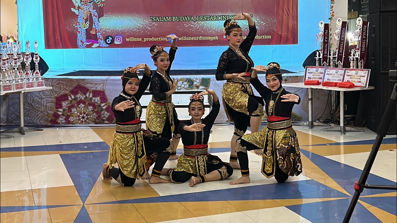 DIRETRO | SMAN 7 DEPOK | Tari Wangsit Siliwangi | WILLANE PRODUCTION (DEPOK TOWN SQUARE)