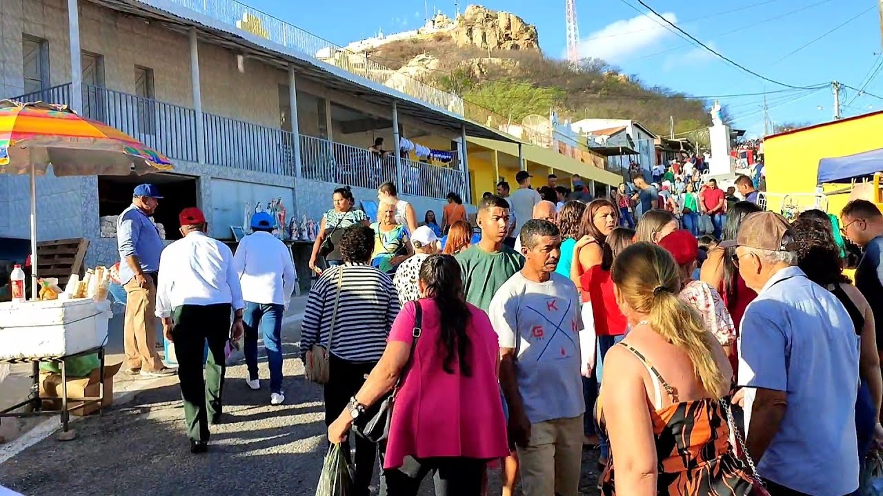 VEJA COMO FOI O DIA DE FESTA EM CARNAÚBA DOS DANTAS - MUITA GENTE SUBINDO PRA VER O MONTE DO GALO