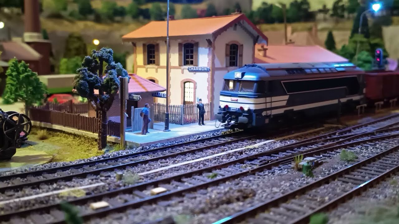 Compositions de décembre 2025 (3) : nouveaux wagons dont celui transformé (vidéo de mardi 23/12/25).