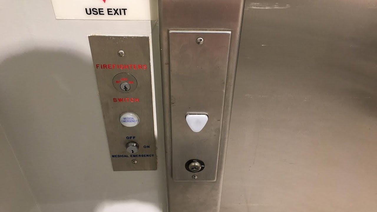 Braintree, MA: EPIC 2000 Schindler HT 321A Hydraulic Elevator in the H&M Store at South Shore Plaza