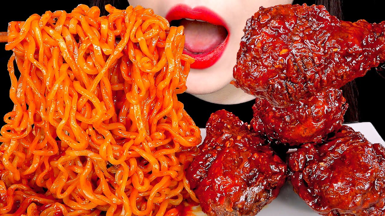 ASMR SPICY FRIED CHICKEN FIRE NOODLES 직접만든 양념치킨 불닭볶음면 먹방 MUKBANG EATING SOUNDS 咀嚼音 | ZOEY ASMR