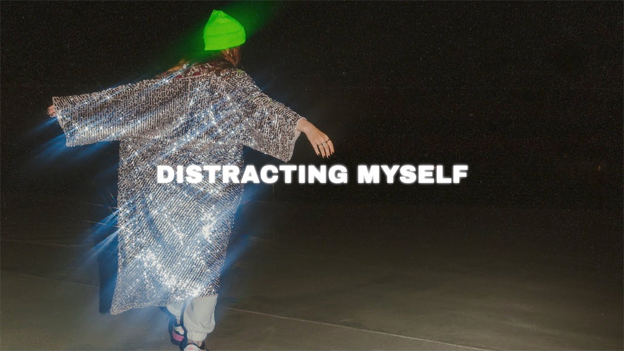 Lily Kincade - distracting myself (Lyric Video)