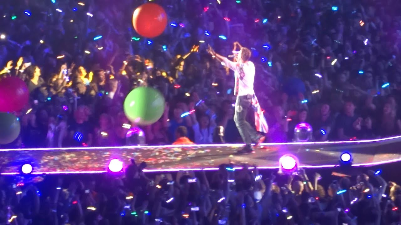 Coldplay - Adventure of a Lifetime (04/06/16 Manchester)
