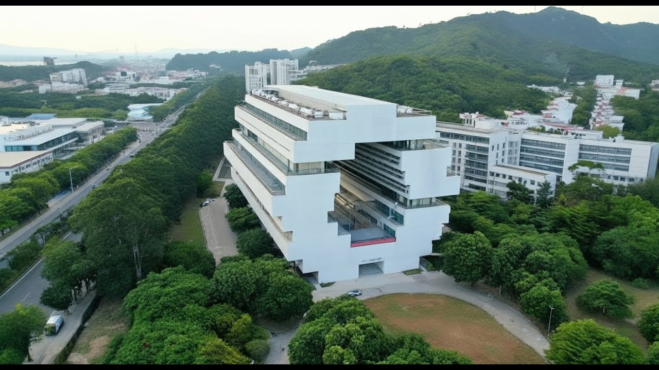 A Hollow Building Hidden on Campus | China&rsquo;s Most Beautiful University