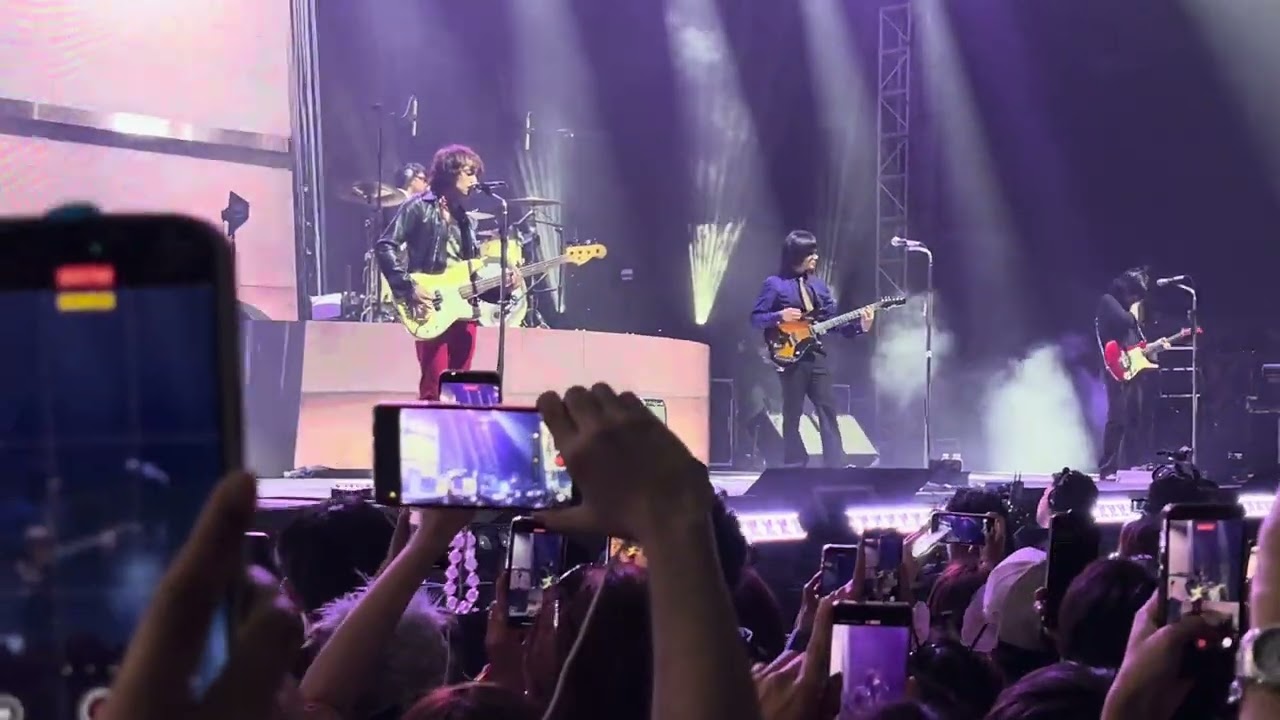 IV OF SPADES /// UNIQUE - Sino (Live at MOA ARENA)