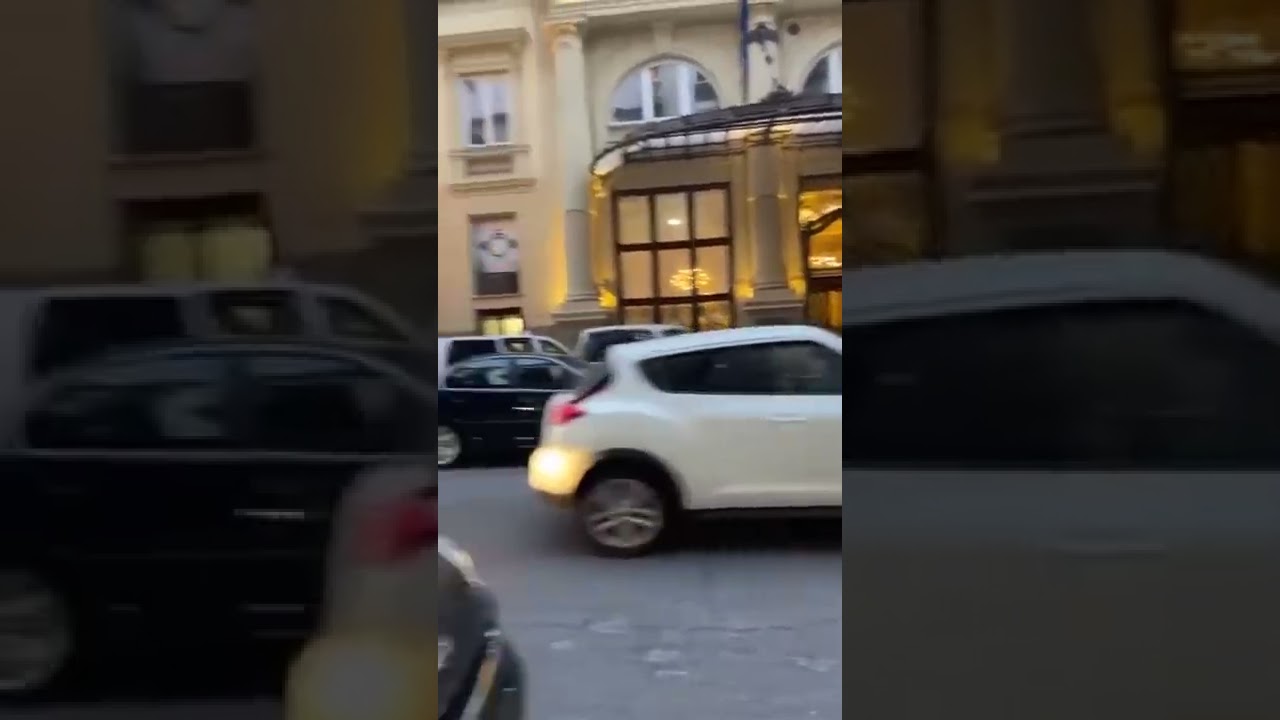 Can Yaman hotel delle palme Palermo