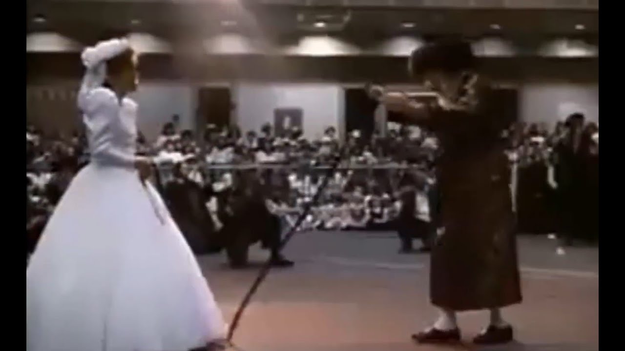 אדמו"ר רבי שלמה מבאבוב זצ"ל במצוה טאנץ