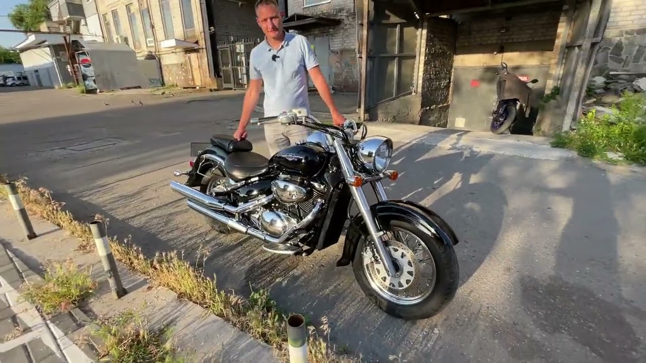Осмотр мотоцикла Suzuki Intruder 400 с пробегом 15000 км