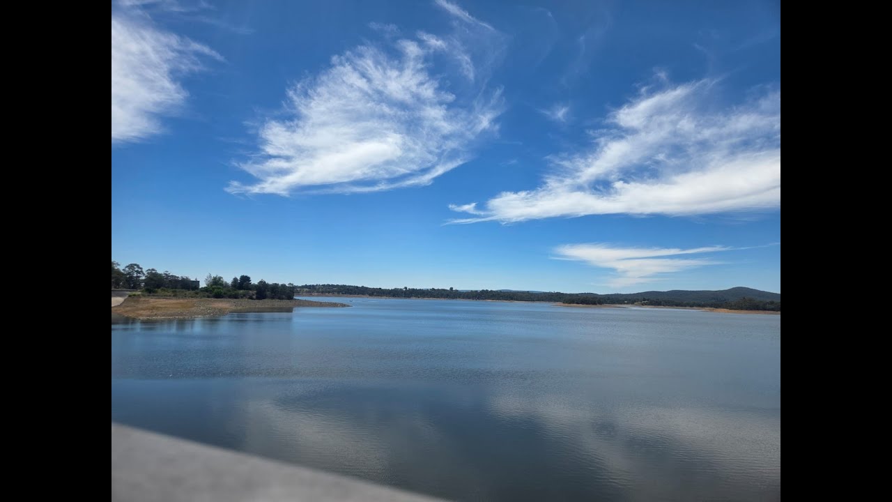 Walk in SugarLoaf  Reservoier,  Yarra Glen. Victoria