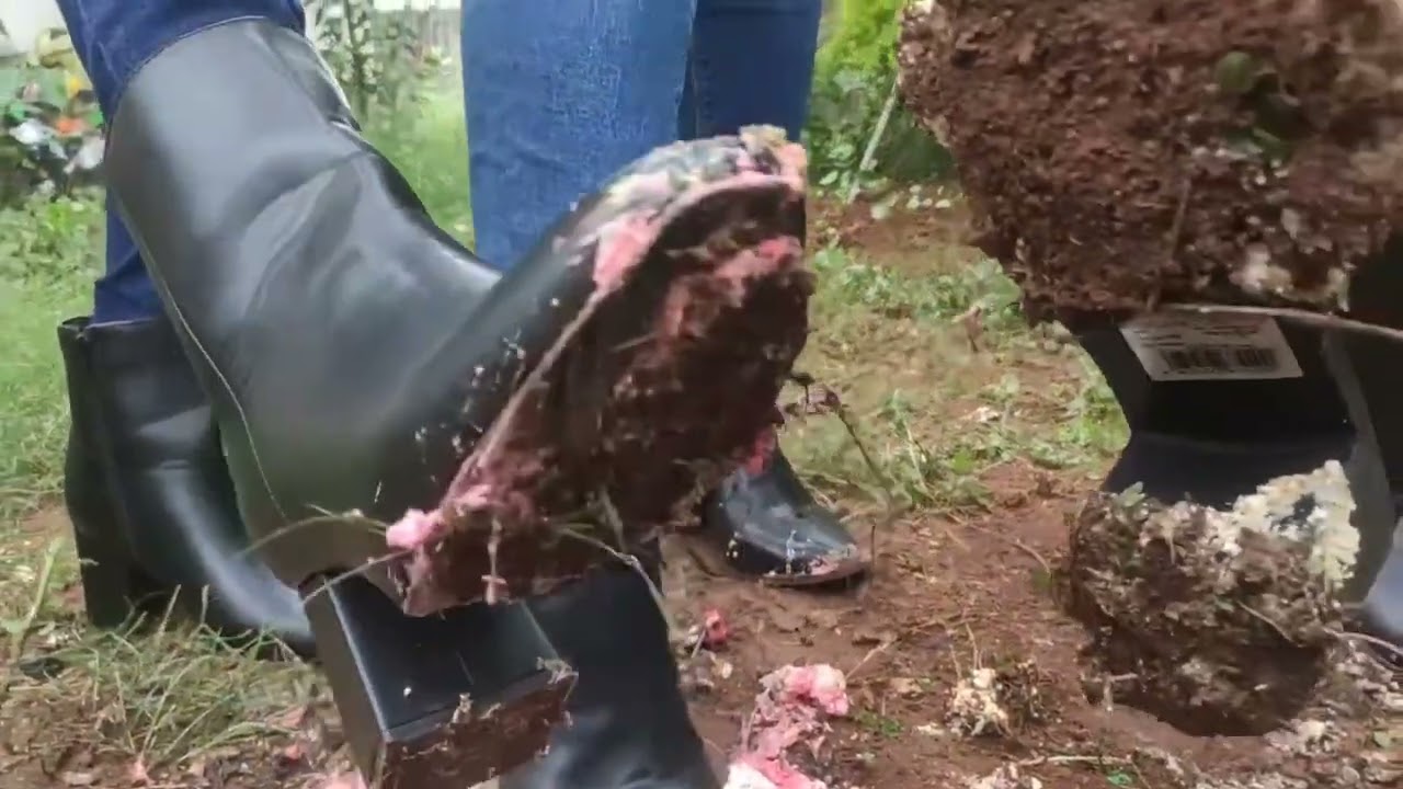 #boots crushing