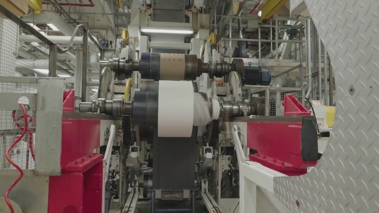 Kleenex celebrates 100 years with Kimberly-Clark tour in downtown Neenah