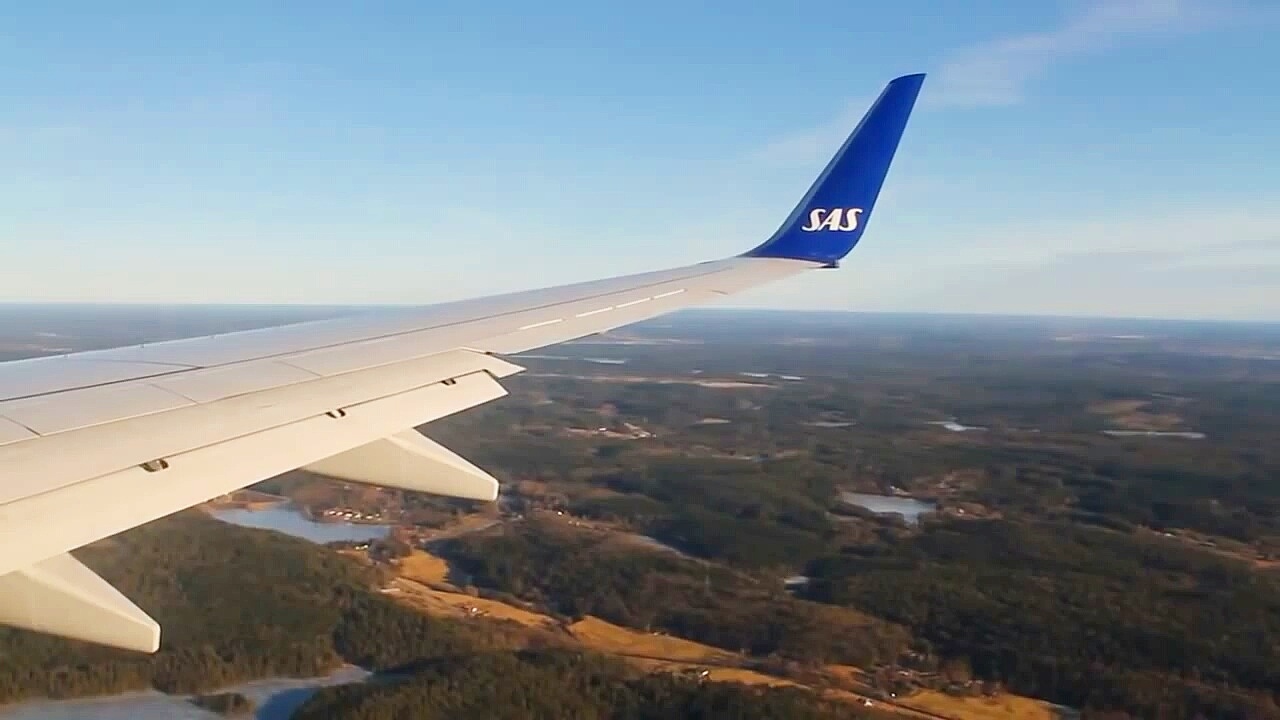 SAS Scandinavian Airlines SK2169 737-700 Stockholm-Gothenburg Safety, Takeoff & Crosswind Landing