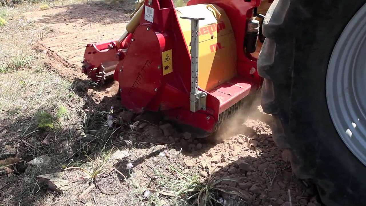 tritura sassi trinciatutto MULTIFORST Seppi prova Sardegna