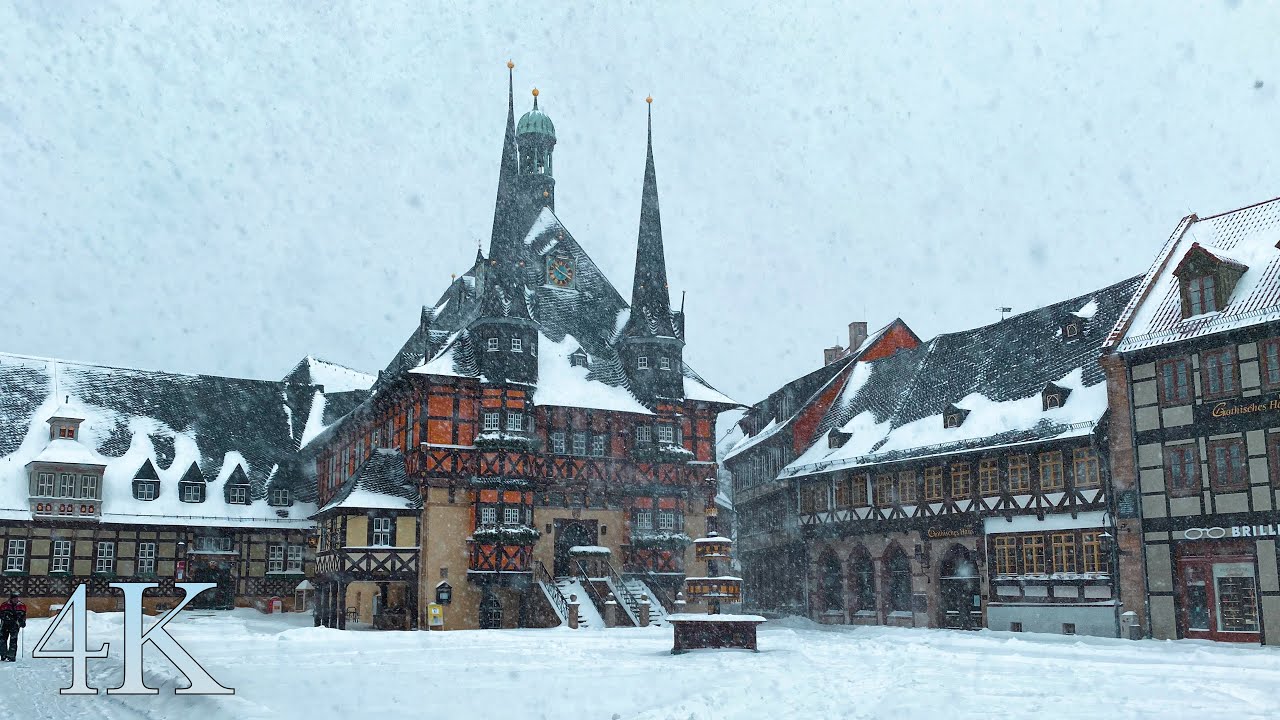 Winterwonderland Wernigerode im Harz, Spaziergang durch die Innenstadt im Schneegestöber