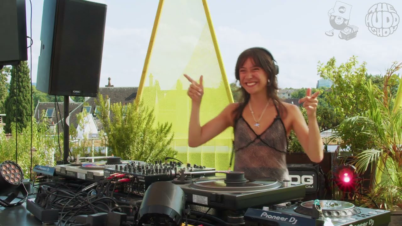 Mia Cecille | themuddshow x Yummy Trax