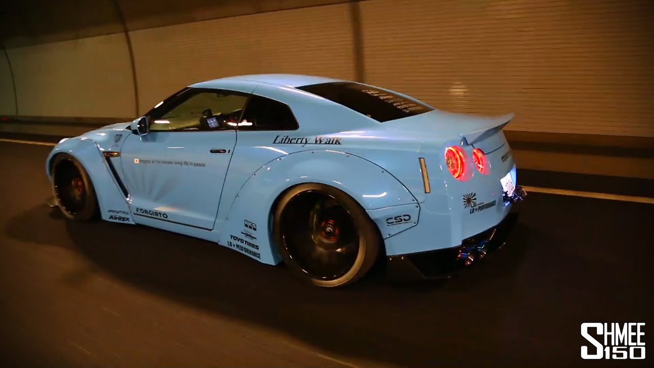 Liberty Walk Sky Blue Godzilla GT-R R35 с выхлопной системой Armytrix Performance — Tunnel Blasts