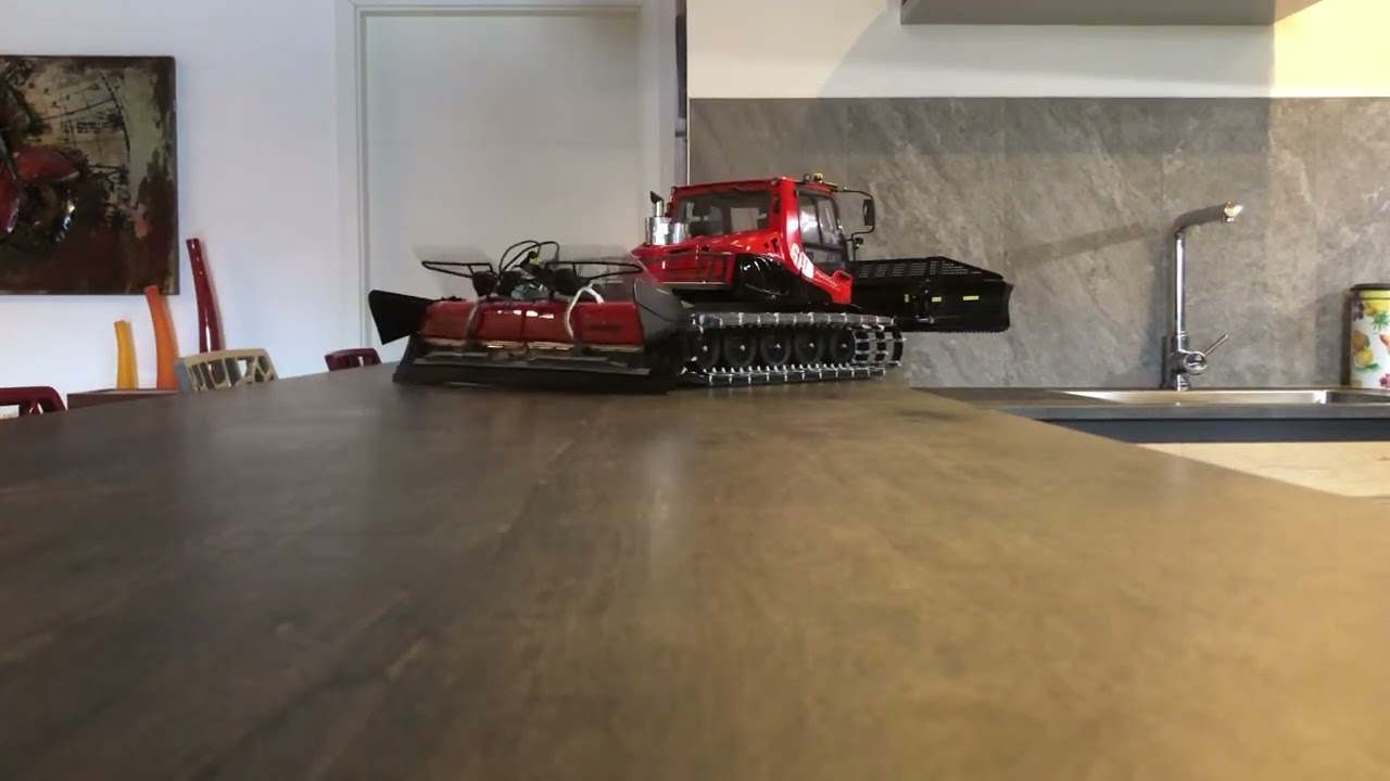 Pistenking PB 600 Level Red RC 1/12 version sans treui