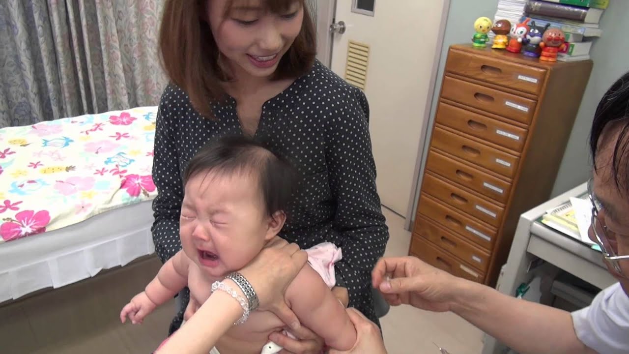 Japanese Baby first vaccination　-初めての予防接種‐　weeps bitterly