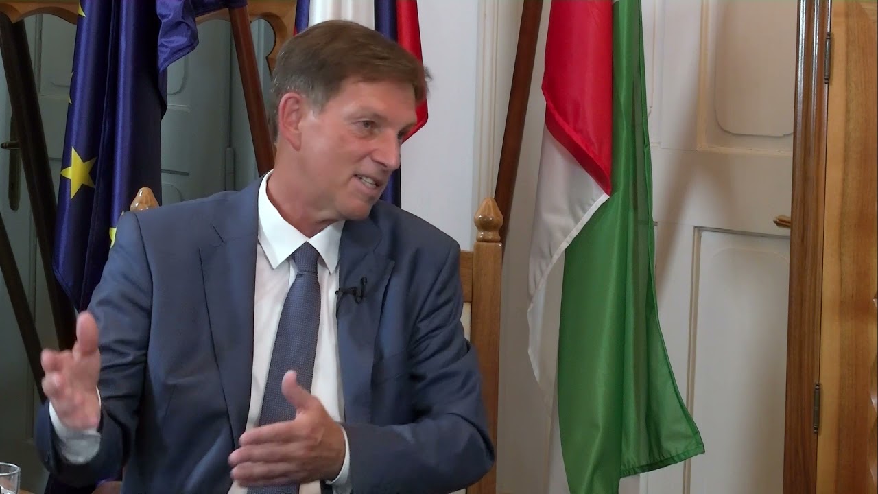 Sledi korakov- Dr. Miro Cerar: „Pri nas že dolgo vlada negativna kadrovska selekcija,“ 2. del oddaje