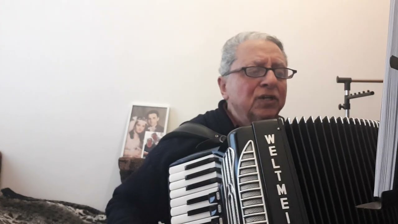Te văd mergînd prin praf și soare