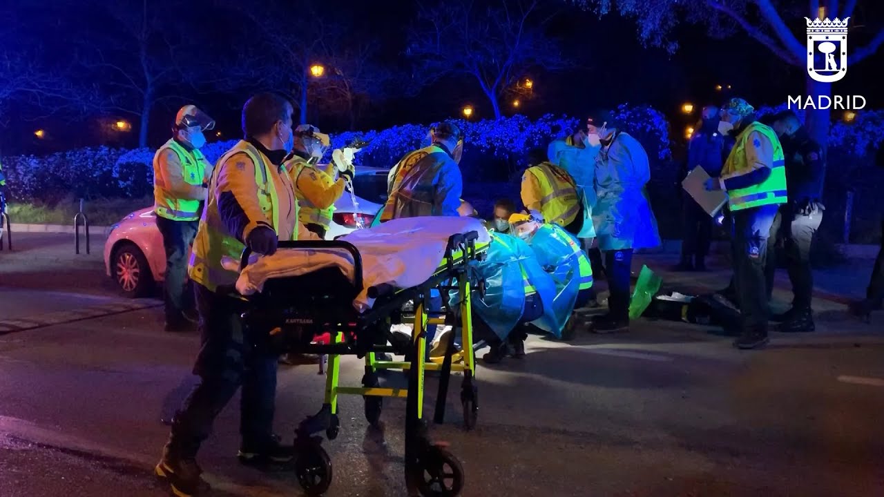 Herido muy grave un hombre por un accidente de moto en Madrid