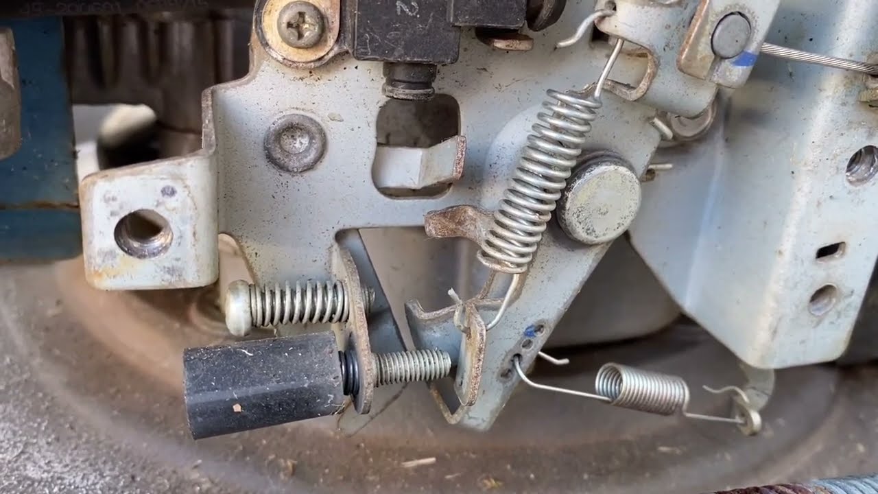 Honda Lawnmower Won’t  Start - easy choke fix GXV160 HRU216