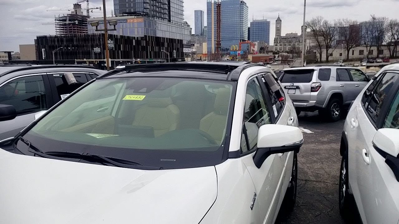 Панорамный люк на RAV4. Описание и демонстрация.