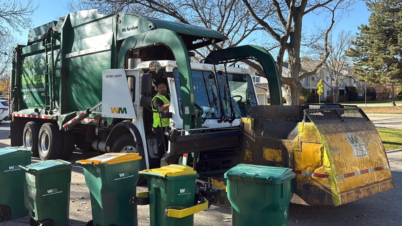 WM Mack LR McNeilus Contender Curotto Can Garbage Truck on 30 gal Rehrigs