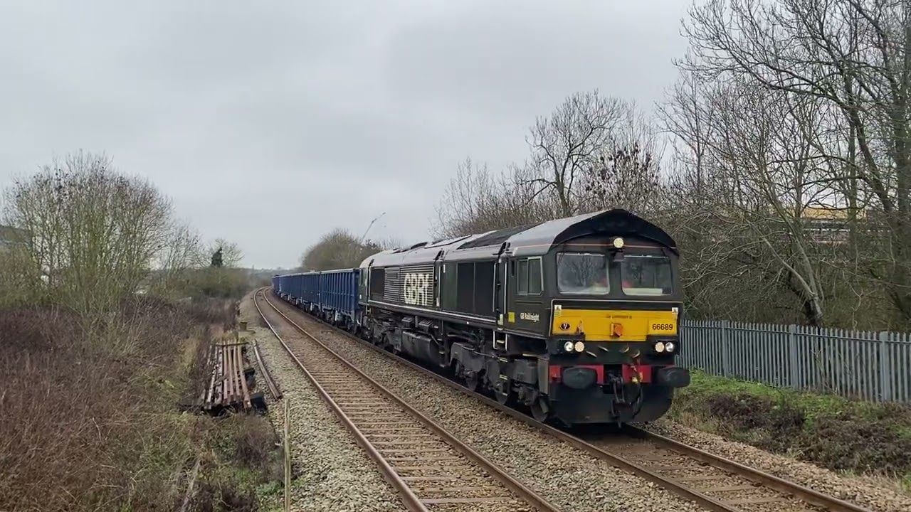 66689 6B65 11:20 London Euston-Forders Sidings