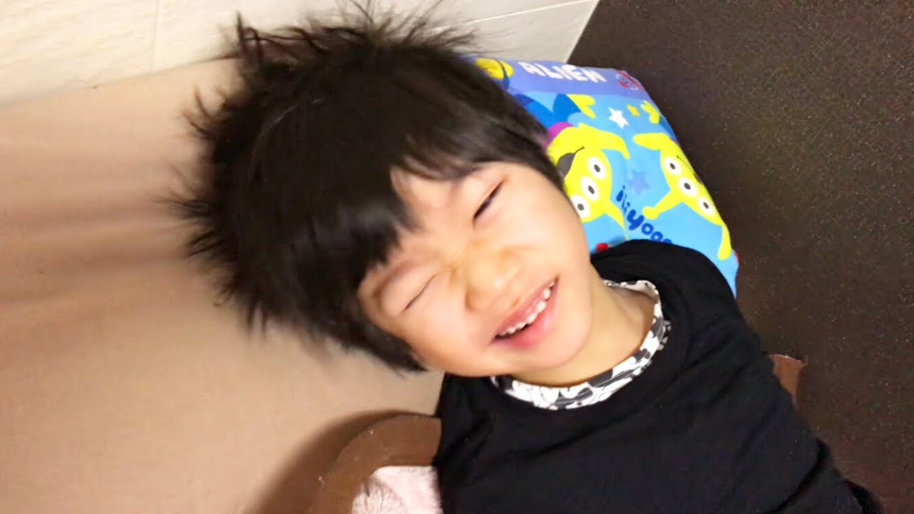 寝起きのこちょこちょ攻撃で泣き笑い！れおくん★