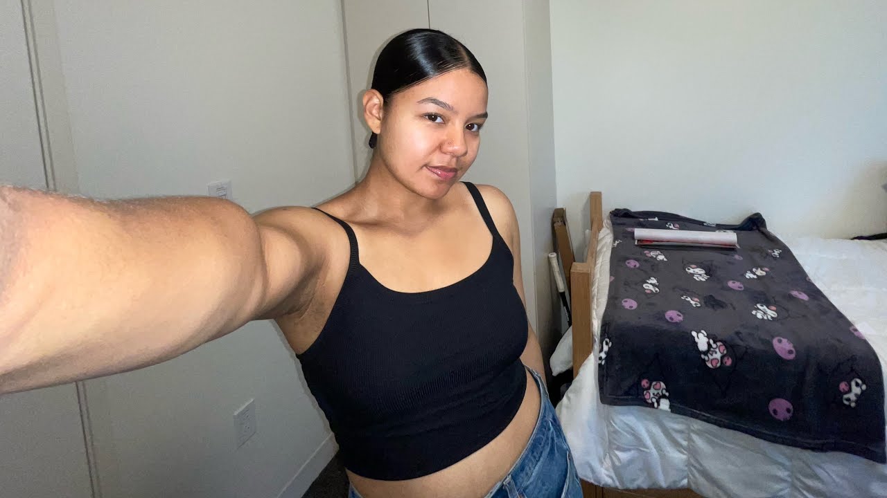 i identify as a muscle mommy! (learned how to do pull ups) 