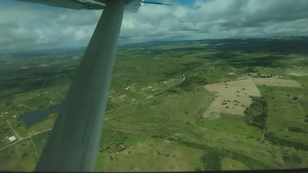 Pousando em Garanhuns-PE a bordo do Cessna Caravan da Azul Conecta. #aviation #aviao #cessnacaravan