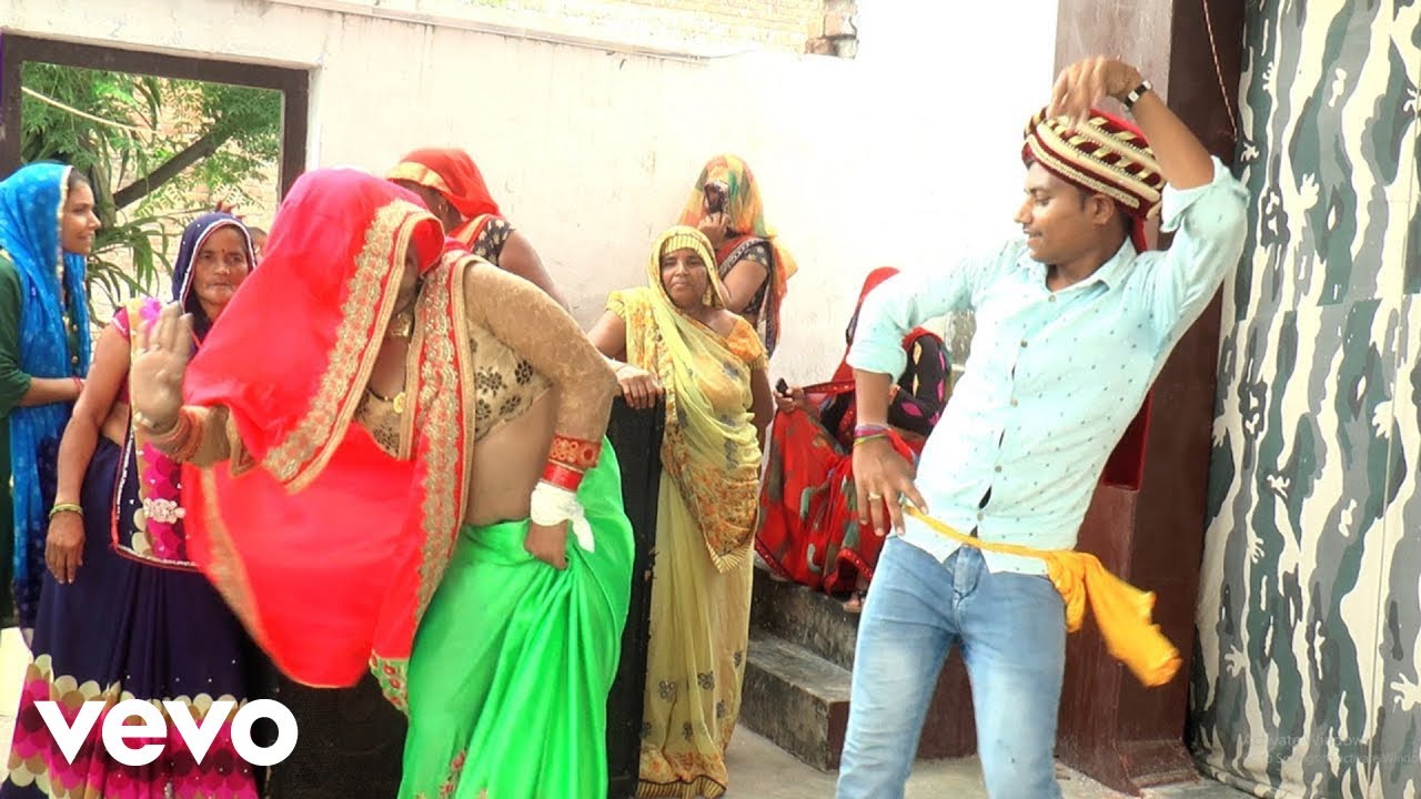 Sunita Sargam - Dehati Dulhe Ne Apni New Bahu Ke Sath Kiya Bhyankar Tufani Dance (Music Video)