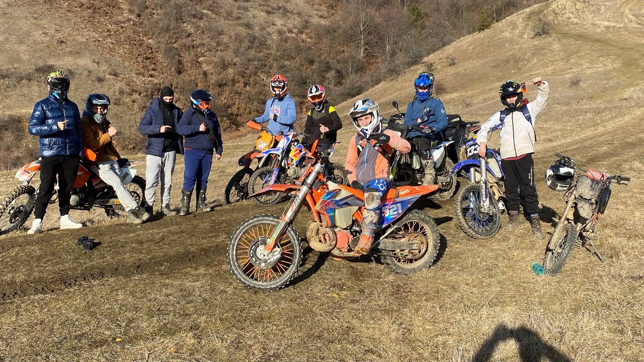 EnduroVlog#32 Urmăriți de politie😱! + Traseu de 80km.