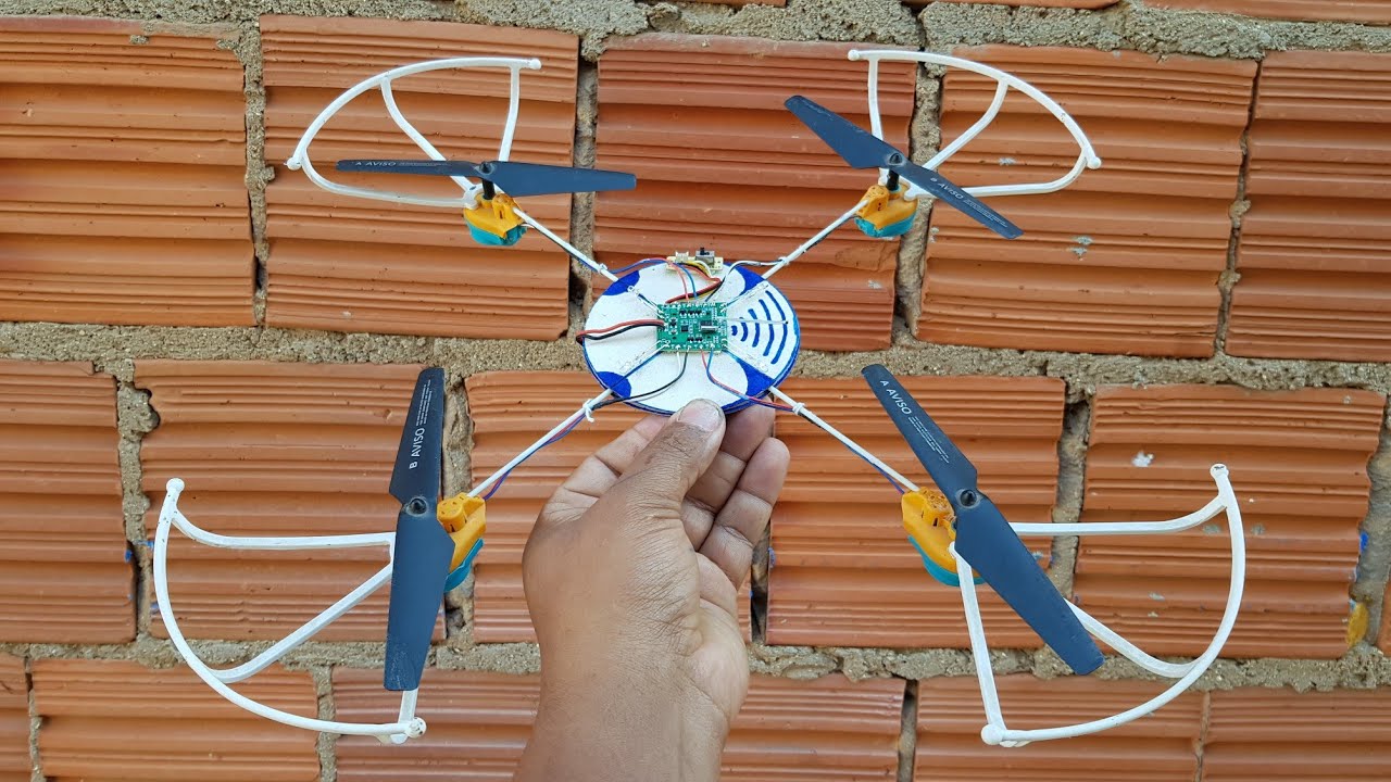 Drone caseiro, Ser&aacute; que v&ocirc;a? 🤔🤔