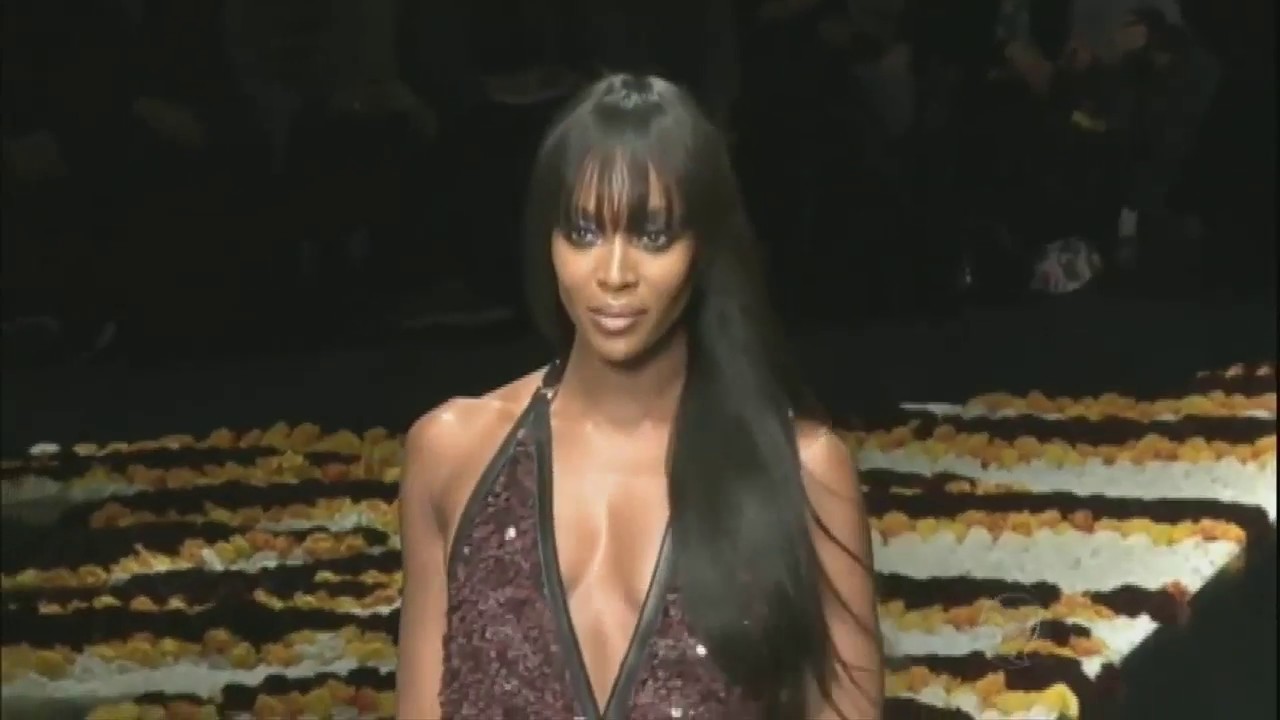 Modelo afro-brasileira vence a pobreza e faz sucesso internacional