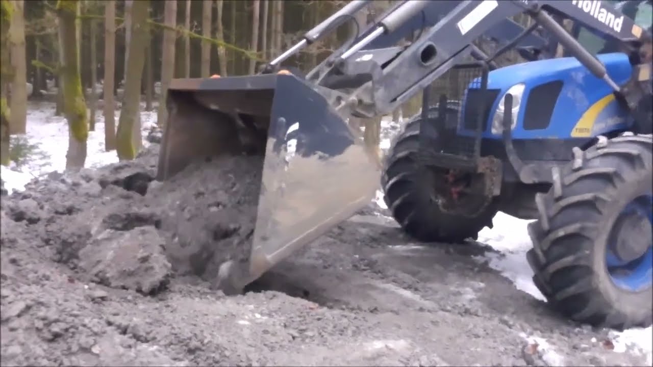 Forest job / Posyp cesty - New Holland T5070 #444