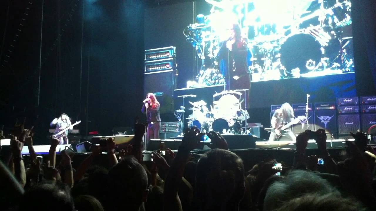 Ozzy Osbourne - Bark at the Moon - Live at Azkena Rock Festival 2012 (full song)