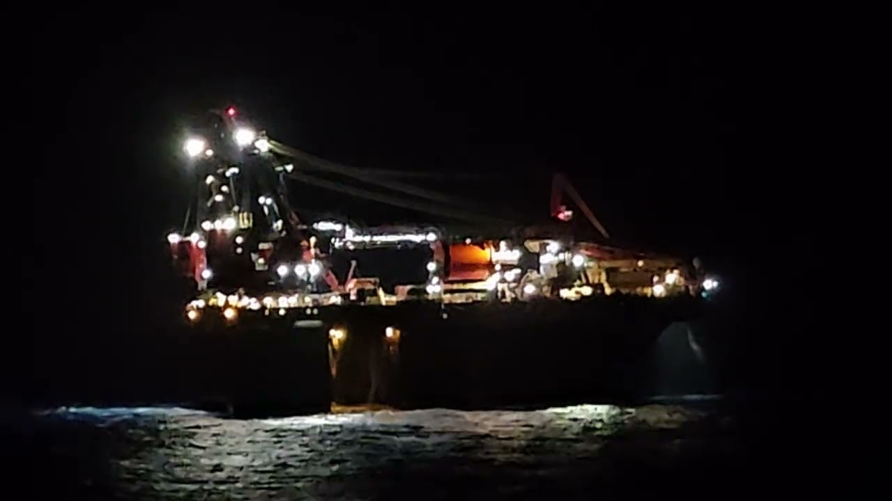 P&O ARVIA OCTOBER 2025 PULLING UP TO A OIL RIG TO RESCUE A INJURED OIL RIG WORKER 