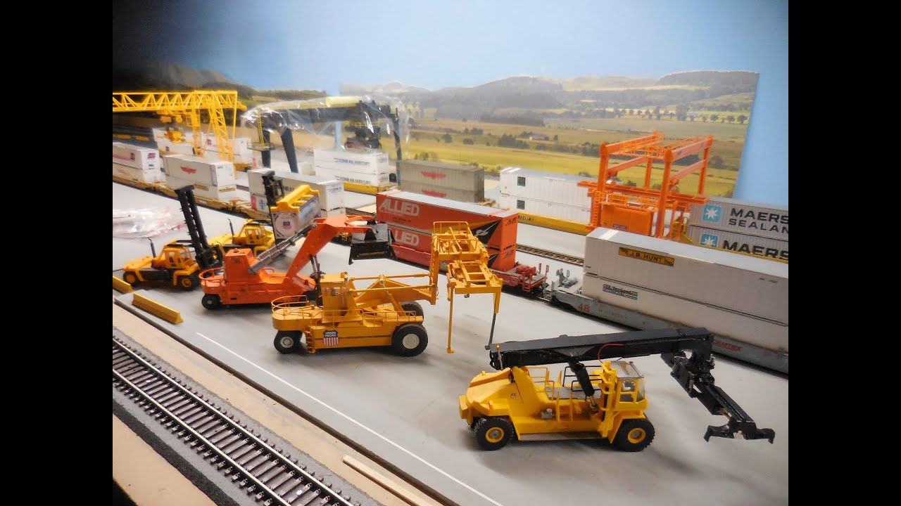 Fully Motorized RC Walthers Kalmar Container Crane.