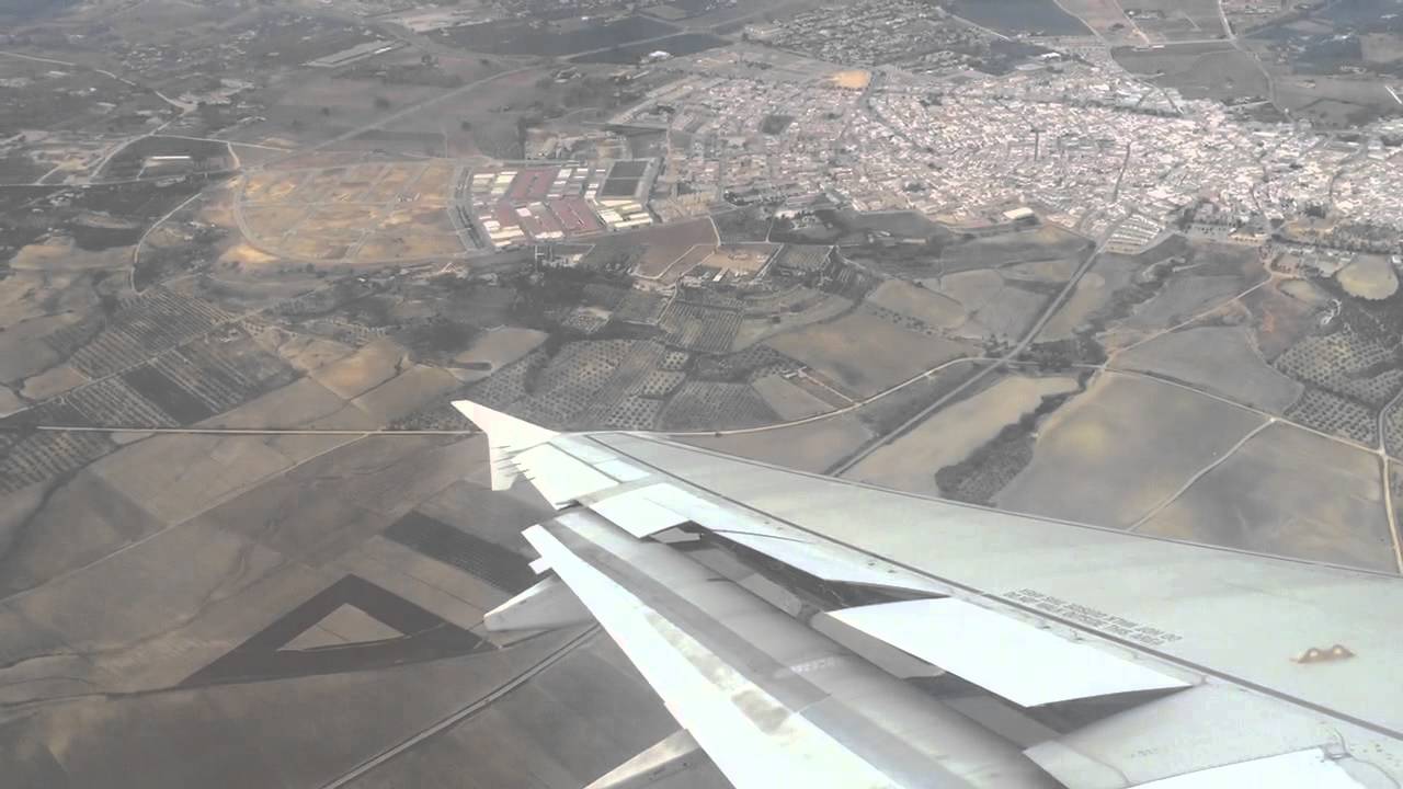 Aterrizaje de Airbus A320 en aeropuerto de Sevilla 23/10/2015