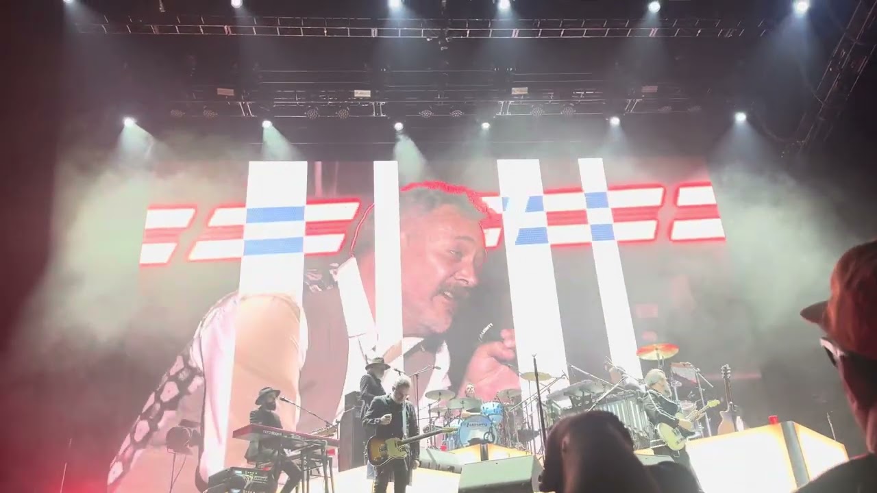 Love of Lesbian 2024 1107