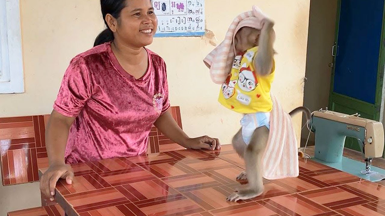 Little Jason Adore To Walking Blind Dance Play With Mom Sing
