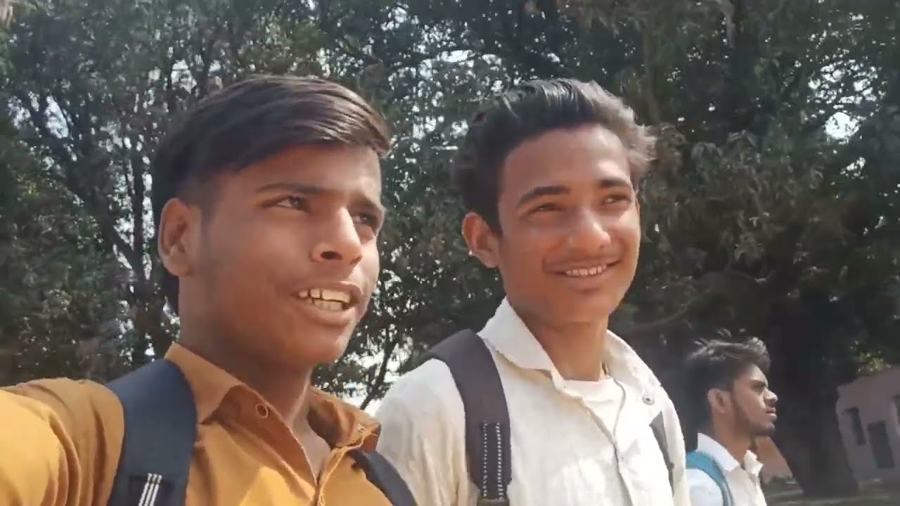 Main gaya tha aaj school Lekin school nahin khuli Date/12/02/2026 