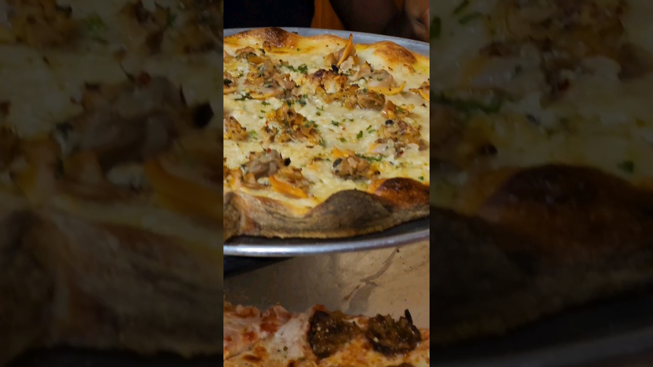 Zuppardi's Clams, eggplant & onion Apizza #youtubeshorts #pizza #connecticut