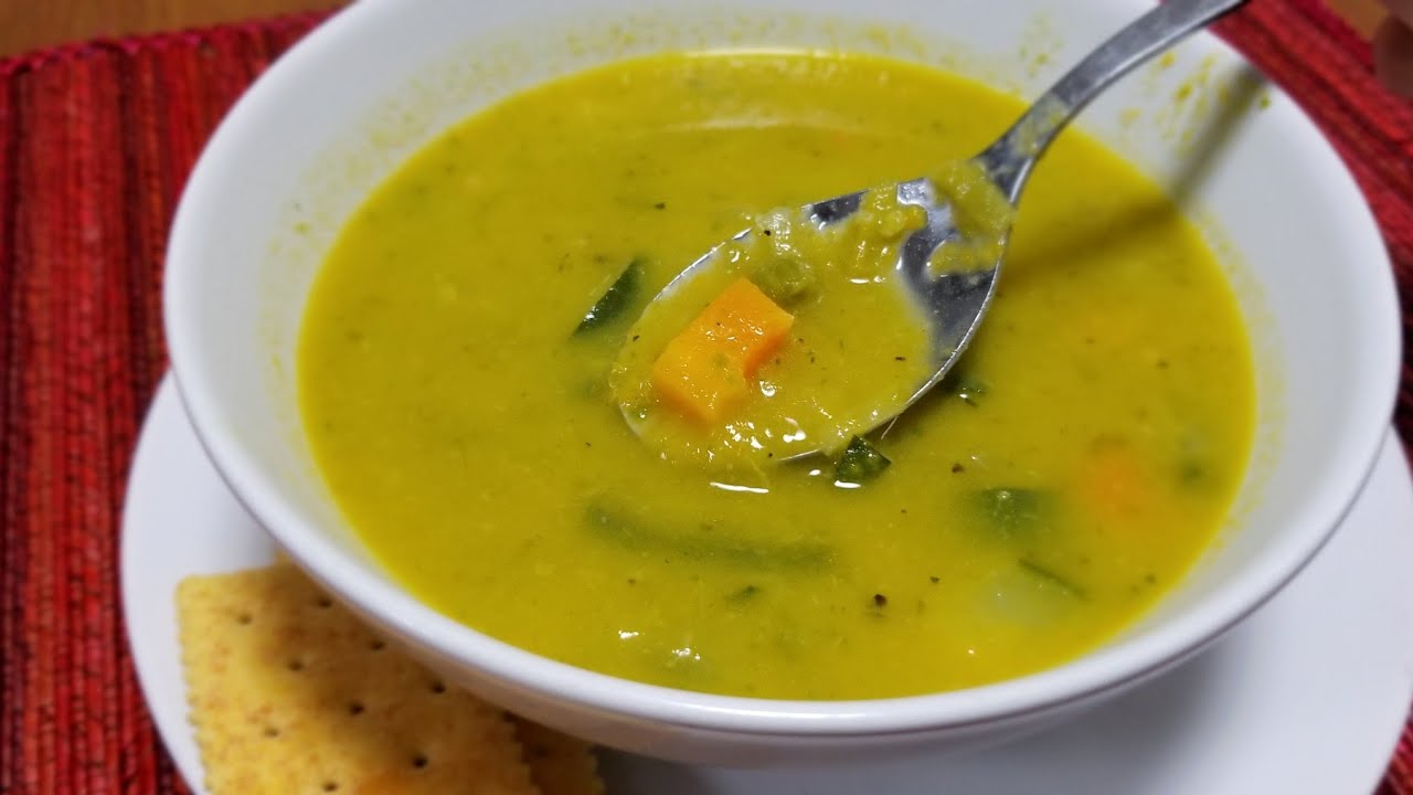 Sup Sayuran Menu Program Diet Sehat.
Vegetables Soup .