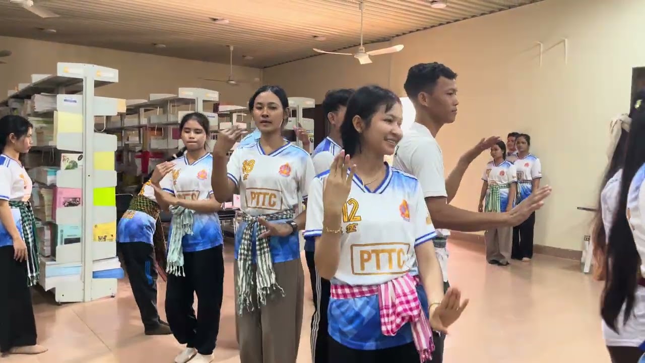 រាំវង់បែបទី1ជាគូ