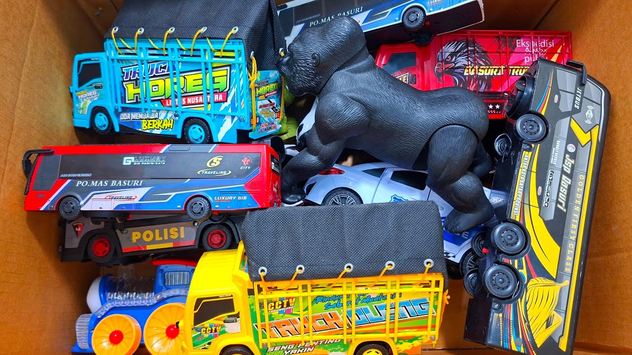 Unboxing Truk Oleng, Bus Telolet, Mobil Damkar, Mobil Polisi, Mobil Ambulance, Mobil Balap 14