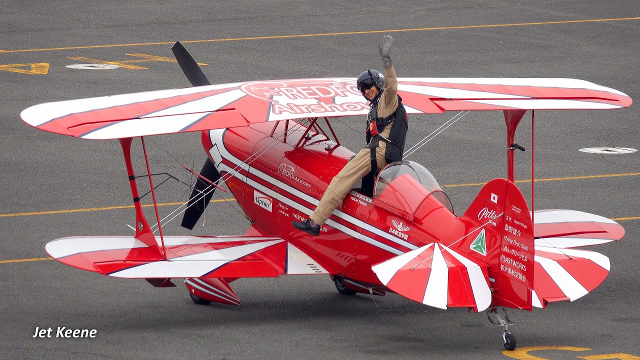 Pitts Special S-2S Aerobatic Biplane Takeoff & Landing