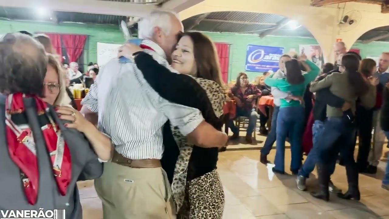 Grupo Vanerão tocando cumbia lá na costa no Uruguay